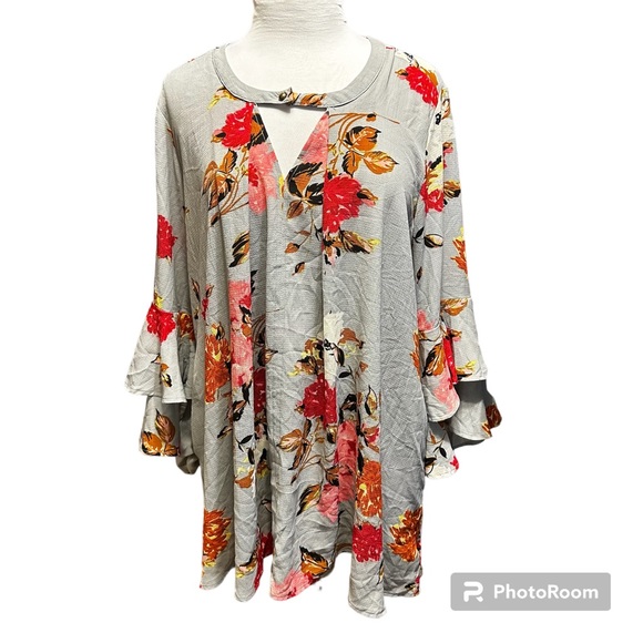 JODIFL Tops - Jodifl small blouse floral with bell sleeves